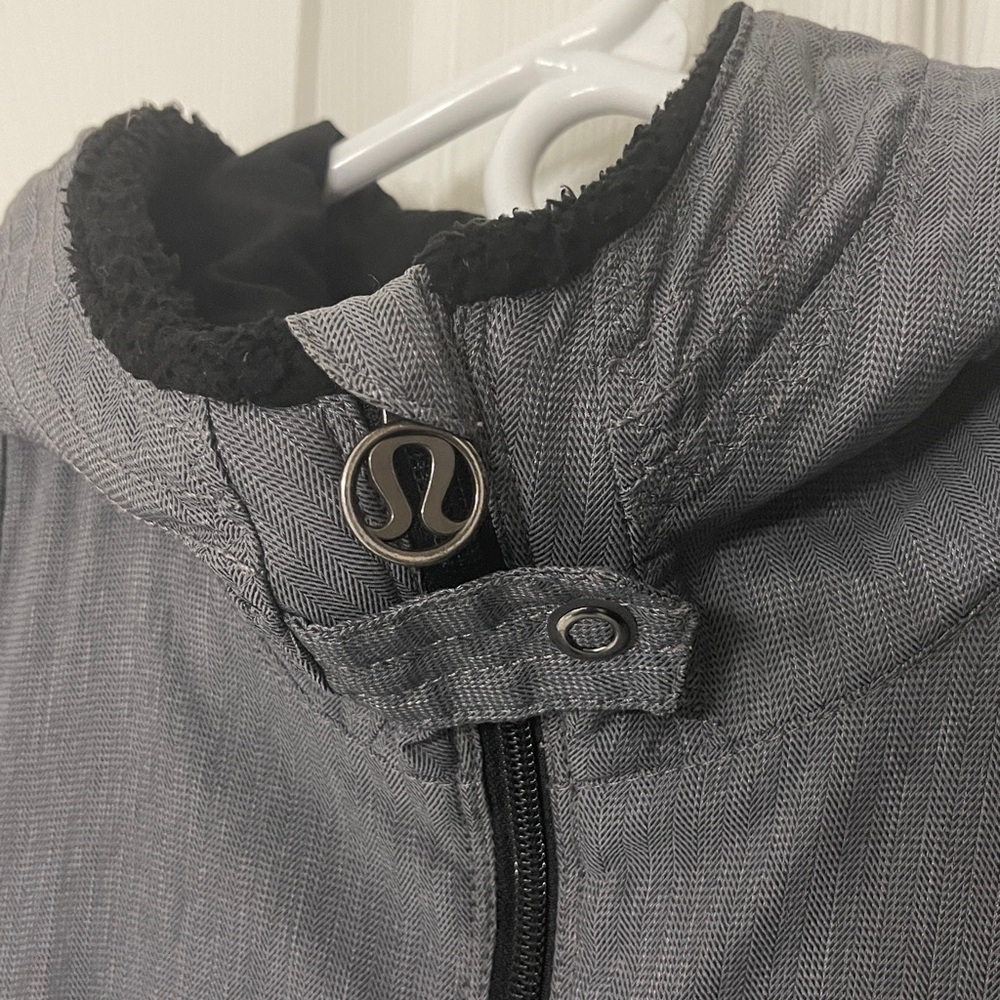 Lululemon jacket - Picture 7 of 8
